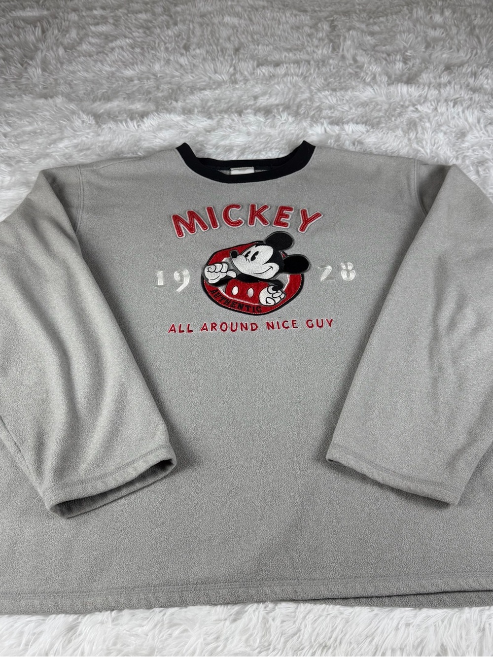 Vintage disney Mickey Mouse men’s Large sweatshirt embroidered 90s Y2K pullover